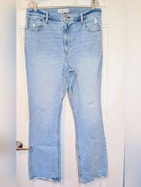 Abercrombie & Fitch ’70s Vintage Flare Jeans • Ultra High Rise • Size 32/14